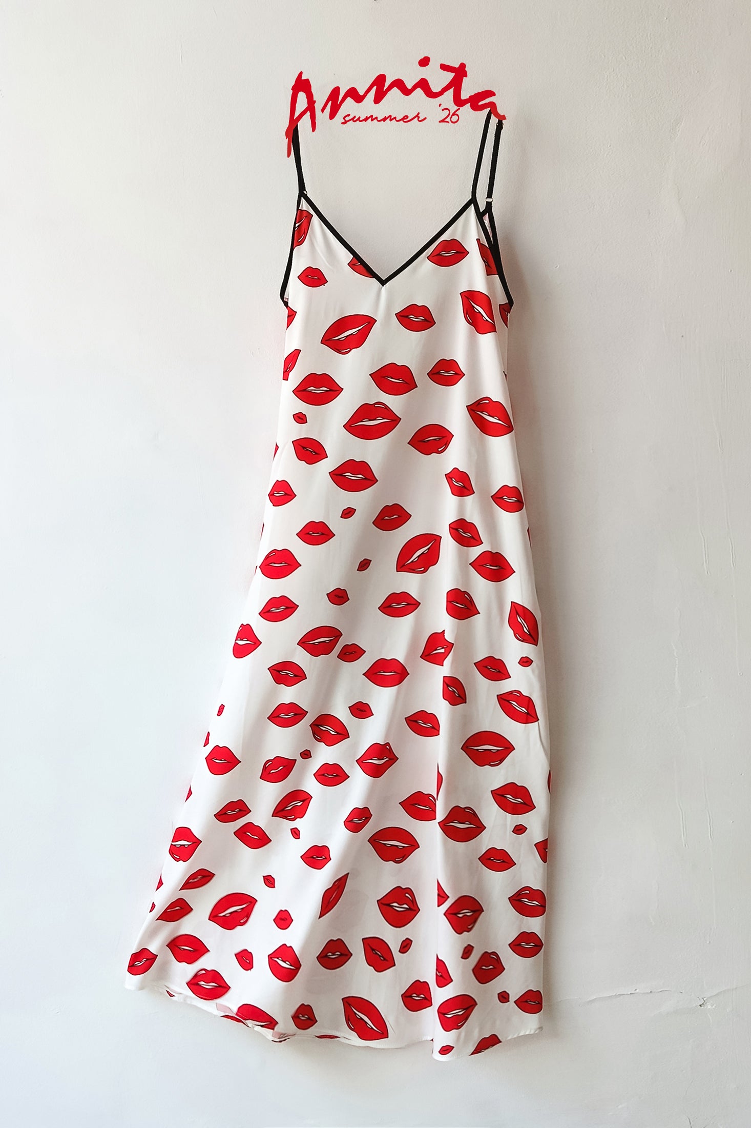 ANNITA DRESS (white kisses)