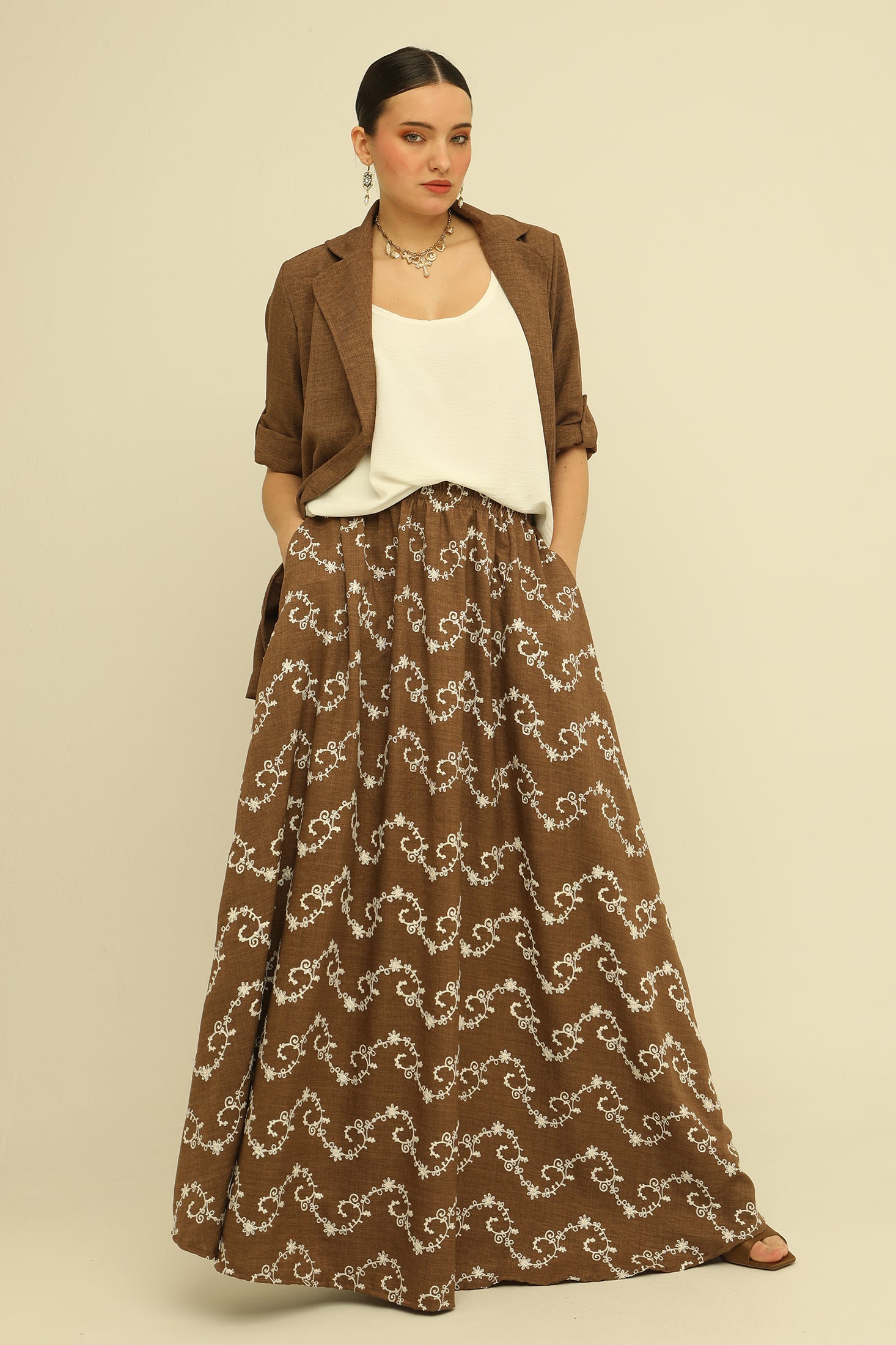 EMBROIDERY SKIRT (brown)