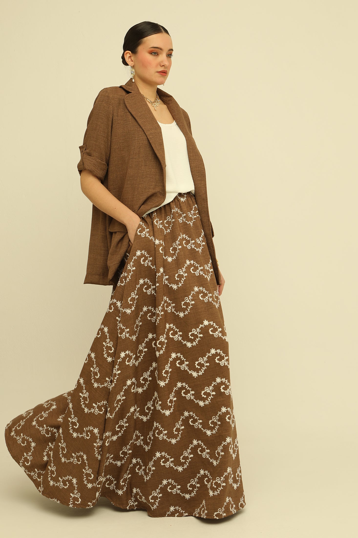 EMBROIDERY SKIRT (brown)