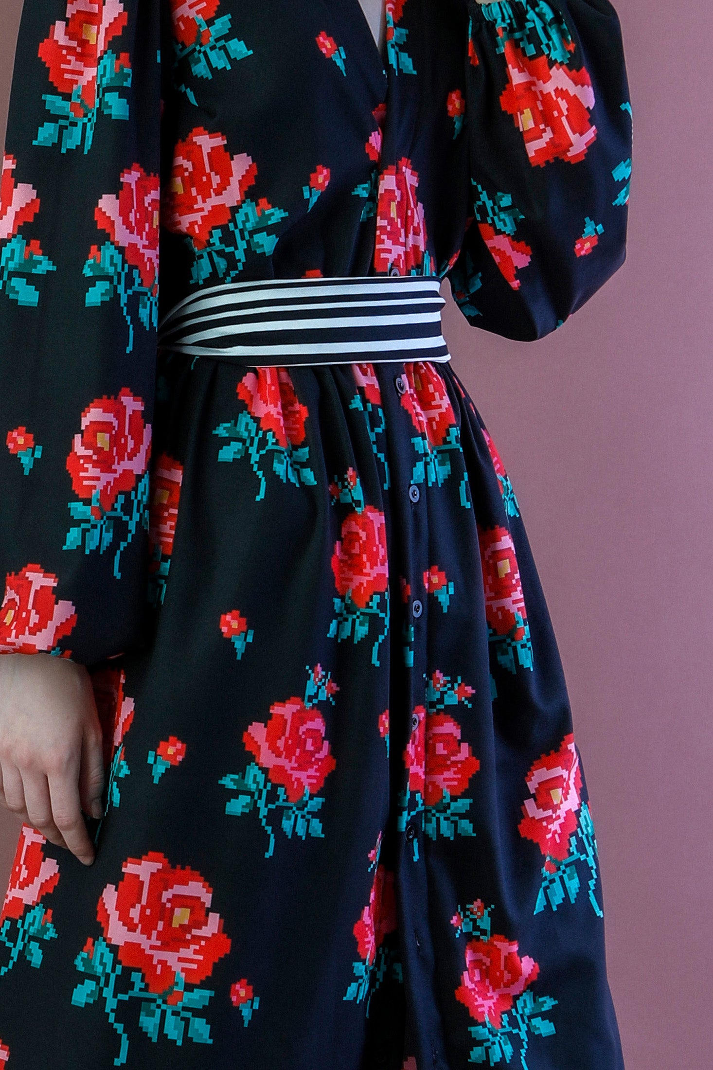 OLIVIA DRESS (roses)