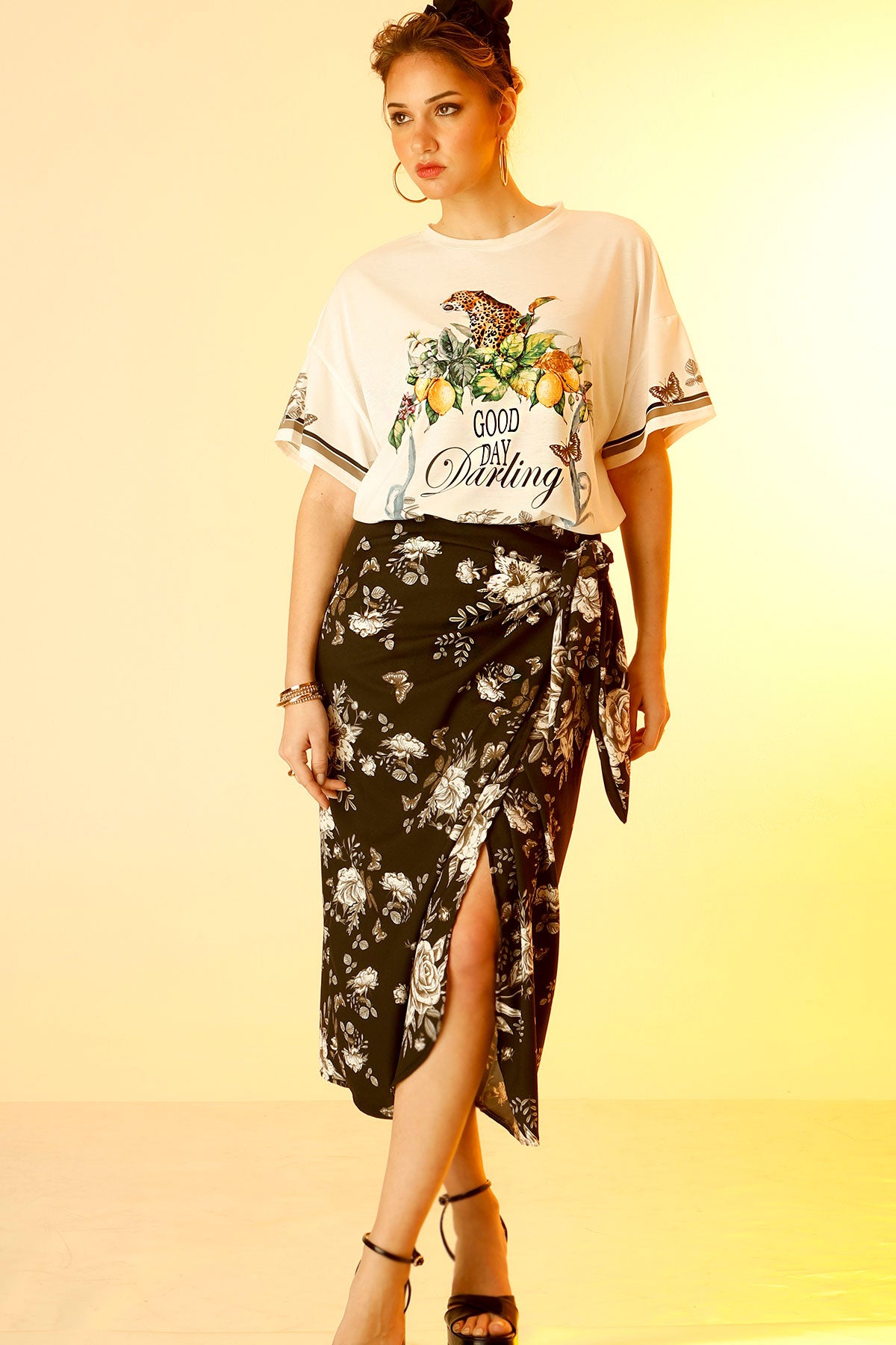 T-SHIRT DARLING (white)